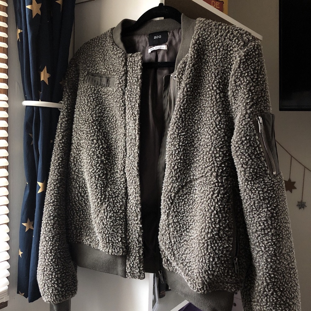 bdg reverse sherpa jacket ☾
